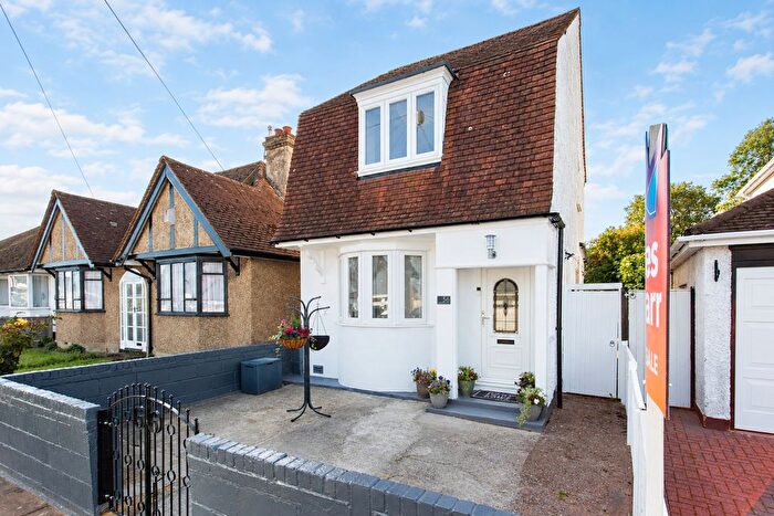 2 Bedroom Detached House For Sale In Greenhill Gardens, Herne Bay, Kent, CT6