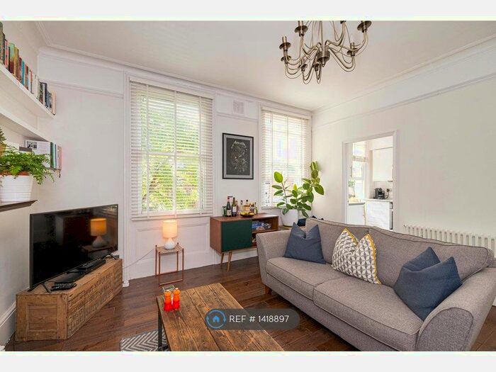 1 Bedroom Flat To Rent In Lewin Road, Streatham, South London, SW16