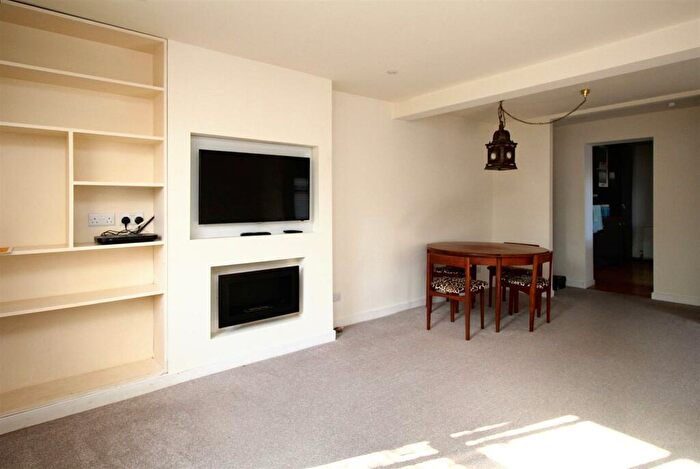 3 Bedroom House To Rent In Albert Road, Burnham-On-Crouch, CM0