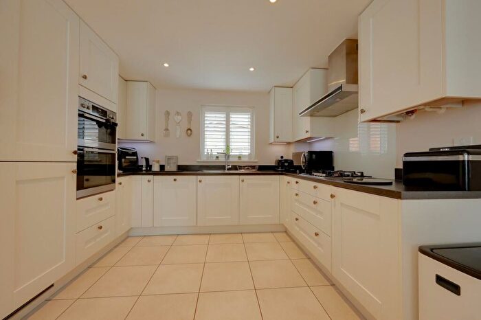 4 Bedroom Detached House For Sale In Bonnet Lane, Burgess Hill, RH15