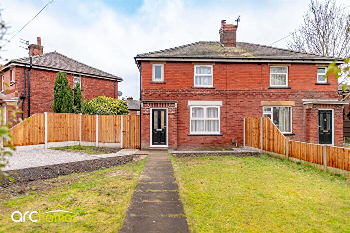 3 Bedroom Semi Detached House For Sale In Warwick Road, Atherton, M46