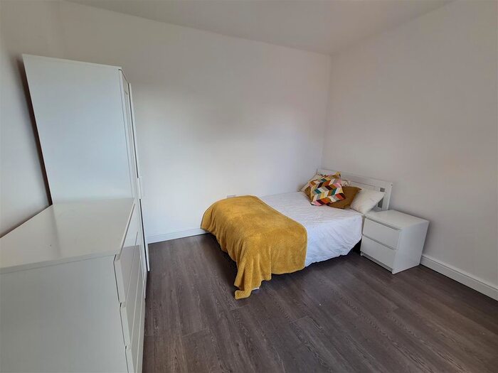 Terraced House To Rent In Alexander Road, Acocks Green, Birmingham, B27