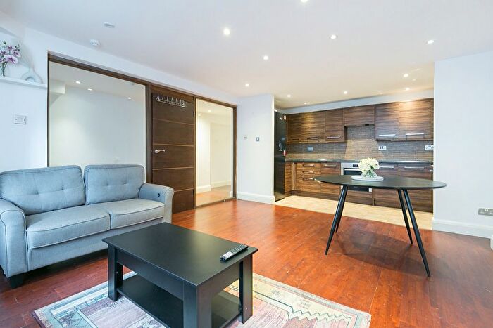 2 Bedroom Flat To Rent In Beaufort Gardens, London, SW3