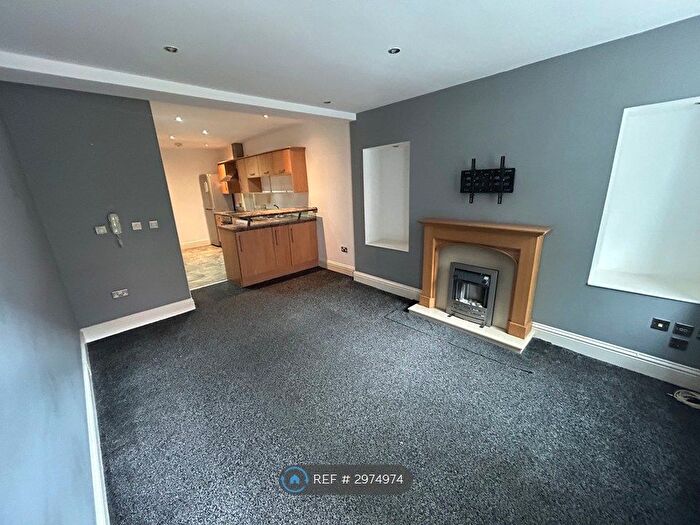 2 Bedroom Maisonette To Rent In Mowbray Street, South Yorkshire, S3