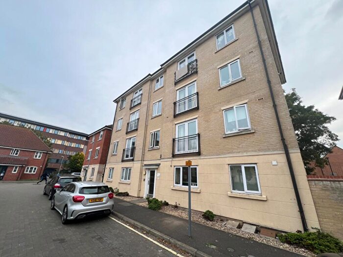 2 Bedroom Flat To Rent In Firmin Close Ipswich, IP1