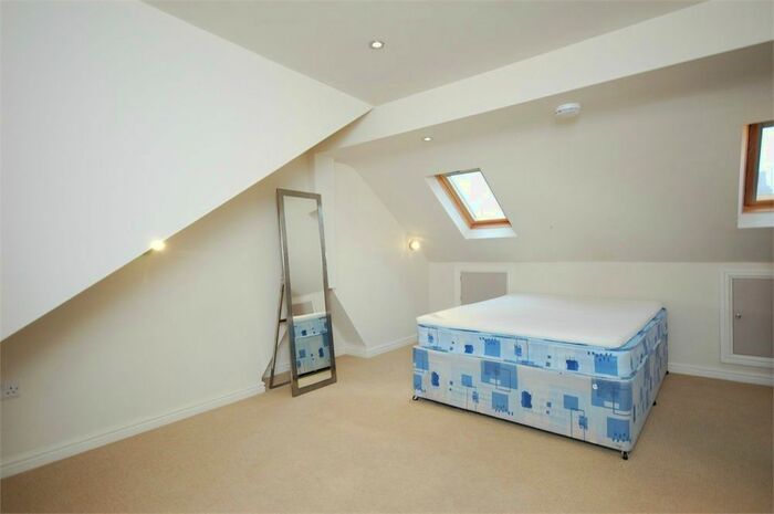 2 Bedroom Flat To Rent In Greyhound Road, Kensal Rise, London, NW10