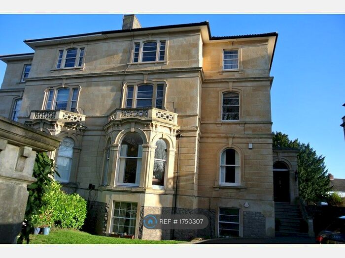 3 Bedroom Flat To Rent In Cambridge Park, Bristol, BS6