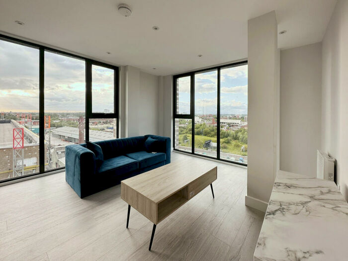 2 Bedroom Flat To Rent In Block B, Oldfield Road, Salford, Lancashire, M5