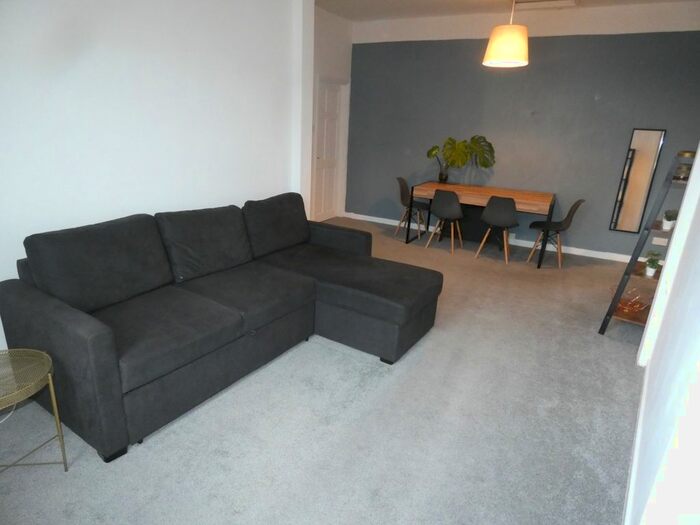 2 Bedroom Flat To Rent In Rothbury Terrace, Heaton, Newcastle Upon Tyne, NE6