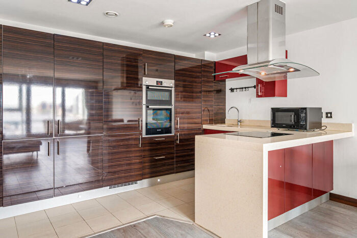 2 Bedroom Apartment To Rent In Bridges Court Road, Battersea, SW11
