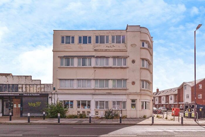 2 Bedroom Flat For Sale In Milton Road, Southsea, PO4