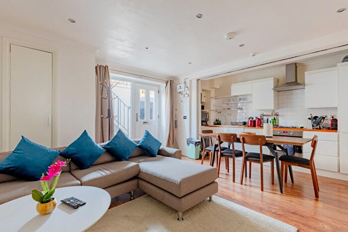 2 Bedroom Flat To Rent In Hemingford Road, London, N1