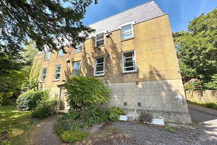 2 Bedroom Flat For Sale In St Cross, SO23