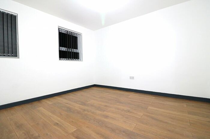 1 Bedroom Flat To Rent In Green Lane, Ilford, Essex, IG1