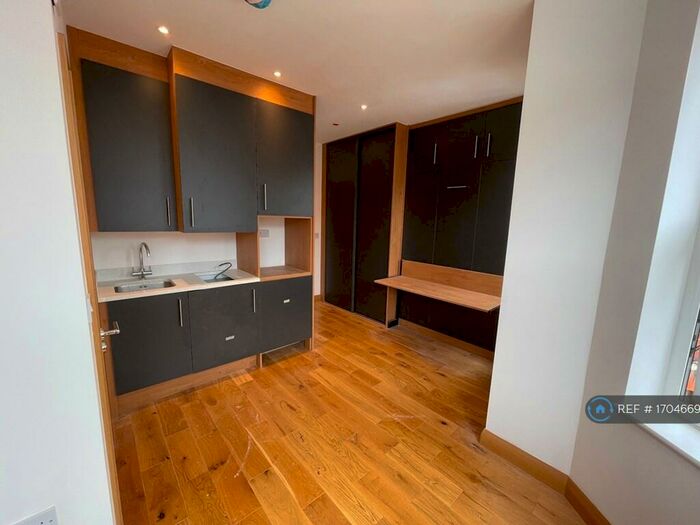 Studio To Rent In Headstone Road, Harrow, HA1