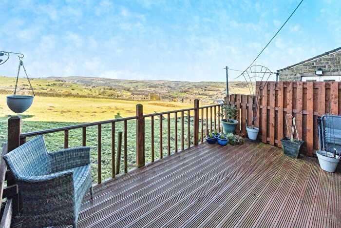 2 Bedroom Character Property For Sale In Well Head Lane, Sowerby, Sowerby Bridge, HX6