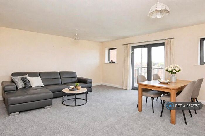 2 Bedroom Flat To Rent In Lakeside, Doncaster, DN4