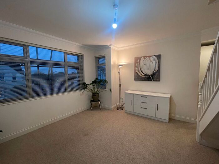 1 Bedroom Flat To Rent In Gladstone Park Gardens, London, NW2