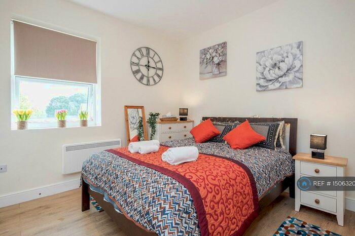 1 Bedroom Flat To Rent In Lord Lyon Pub, Newbury, RG20