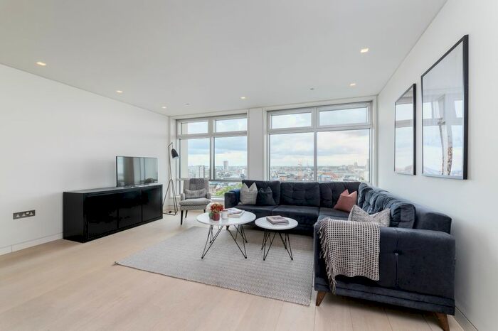 2 Bedroom Flat To Rent In New Oxford Street, London, WC1A