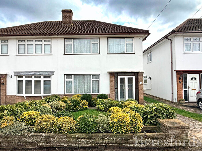 3 Bedroom Semi Detached House For Sale In Dury Falls Close, Hornchurch, RM11