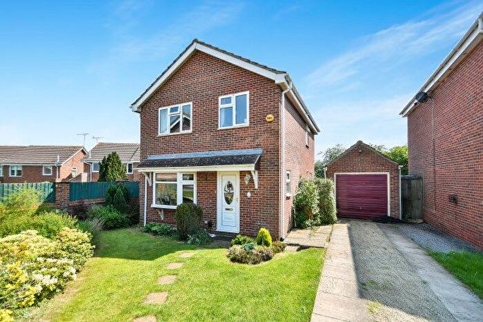 3 Bedroom Property To Rent In Ryan Close, Swindon, SN5