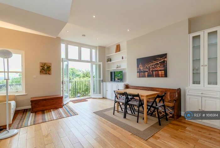 3 Bedroom Flat To Rent In Cheverton Road, London, N19