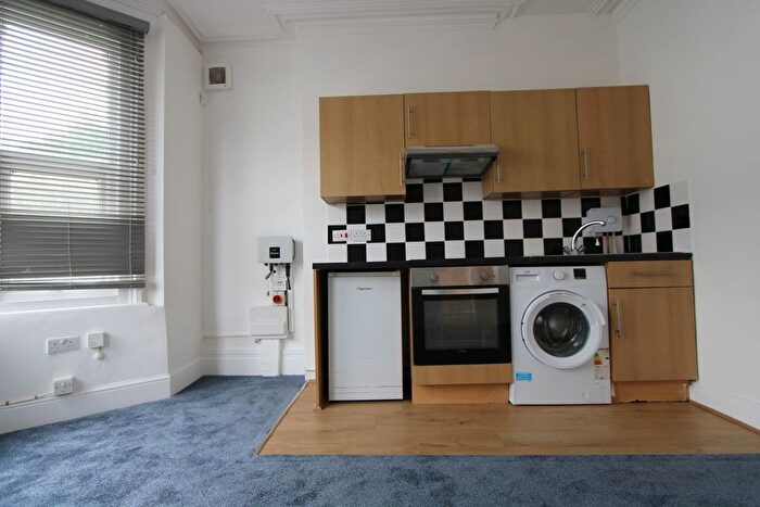 1 Bedroom Flat To Rent In Whitehall Road, Thornton Heath, CR7