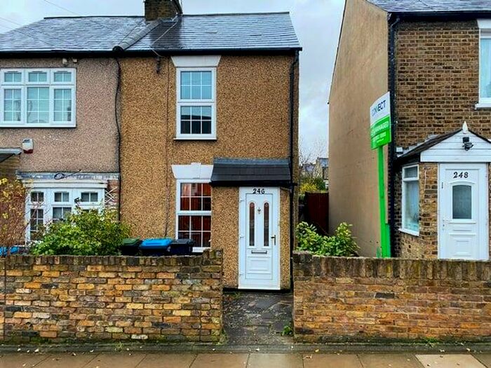 3 Bedroom End Of Terrace House To Rent In Chase Road, London, N14