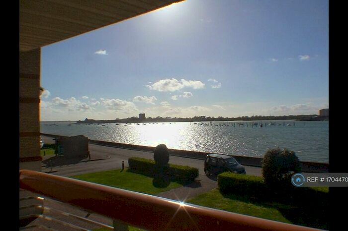2 Bedroom Flat To Rent In Lock Approach, Port Solent, Portsmouth, PO6
