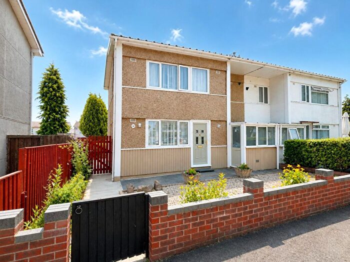 3 Bedroom Semi Detached House For Sale In Beech Avenue, Swindon, SN2
