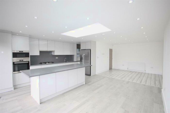 4 Bedroom Property To Rent In Preston Road/kingsbury Area, HA3