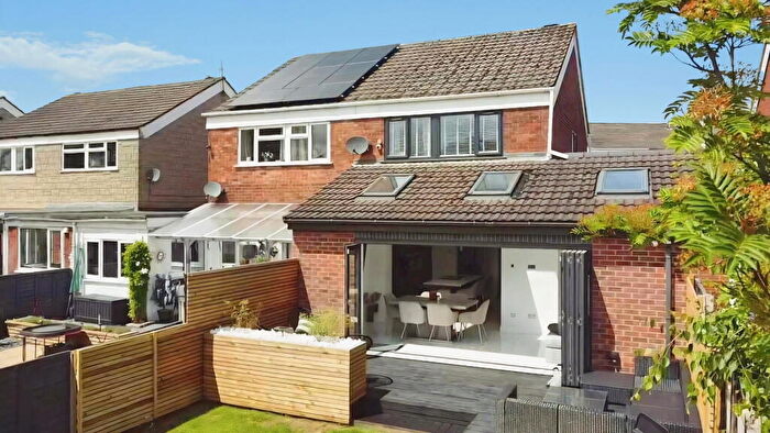 3 Bedroom Semi-Detached House For Sale In Beaulieu Close, Kidderminster, DY11