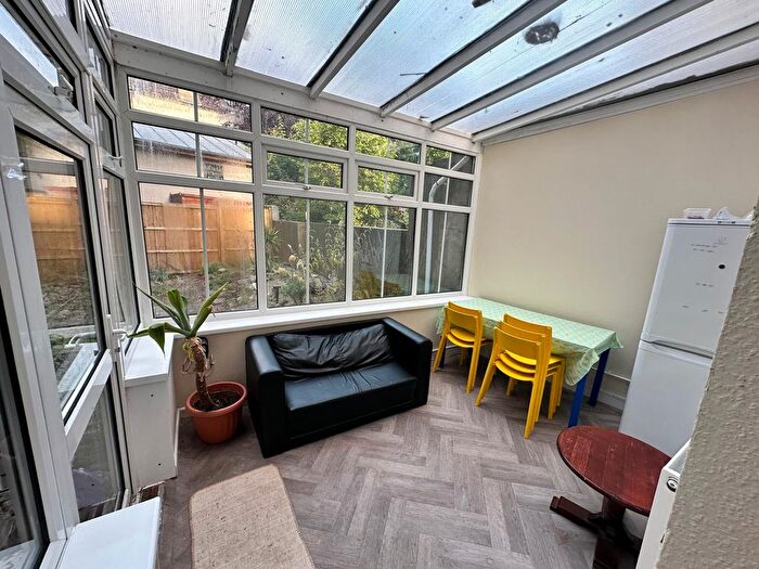 5 Bedroom Flat To Rent In Cotham Park, Bristol, BS6