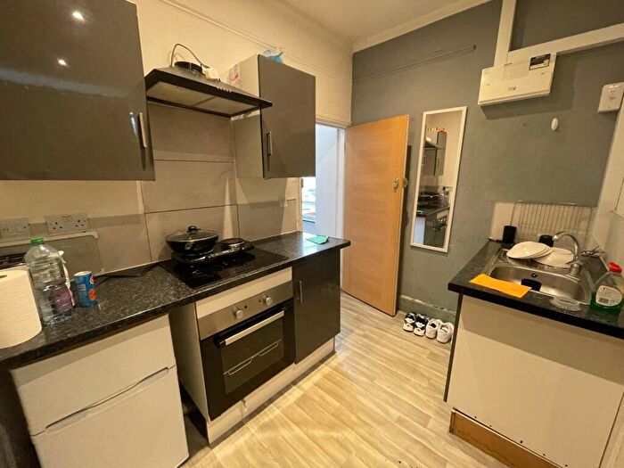 1 Bedroom Flat For Sale In A Ramuz Drive, Westcliff-on-Sea, Southend-on-Sea, Essex, SS0