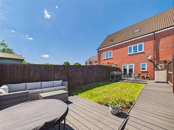 3 Bedroom Terraced House For Sale In Whitney Drive, Yaxley, PE7