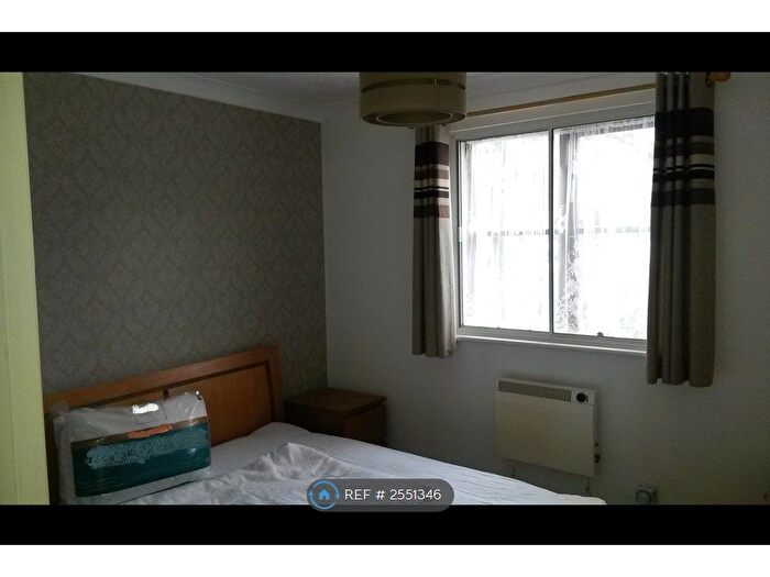 1 Bedroom Flat To Rent In Cooper Way, Slough, SL1
