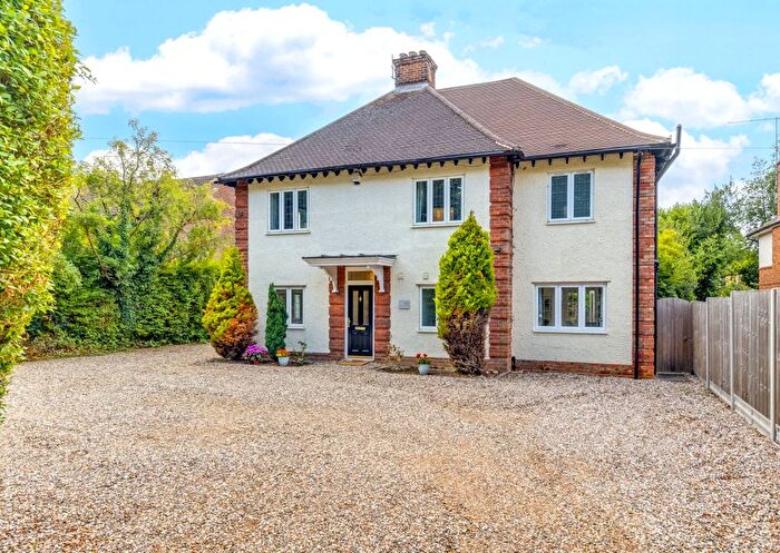 4 Bedroom Detached House For Sale In London Road, Knebworth, Hertfordshire, SG3