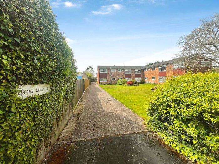 2 Bedroom Apartment For Sale In Danes Court, All Saints Avenue, Maidenhead, SL6