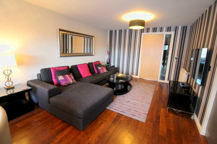 2 Bedroom Flat To Rent In Charlotte Street, St Andrews Square, AB25
