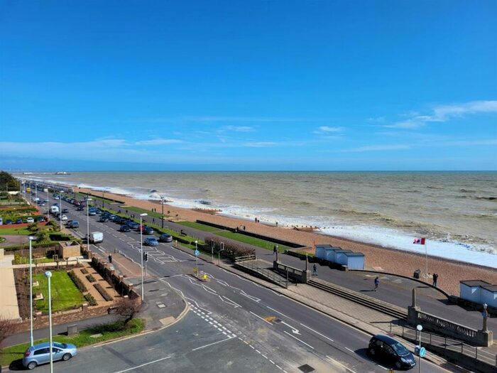 3 Bedroom Flat To Rent In Marine Point, West Parade, Worthing, BN11