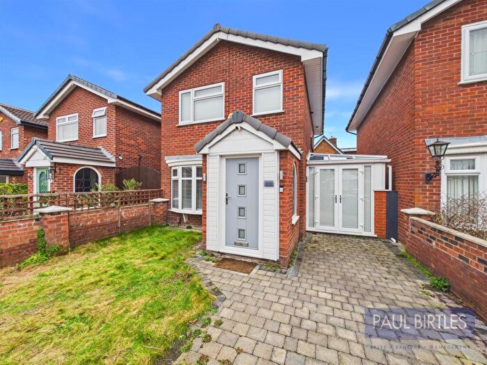 2 Bedroom Detached House For Sale In Dunster Drive, Flixton, Trafford, M41