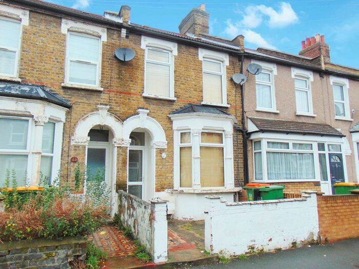 2 Bedroom Terraced House For Sale In Plaistow, London, E13