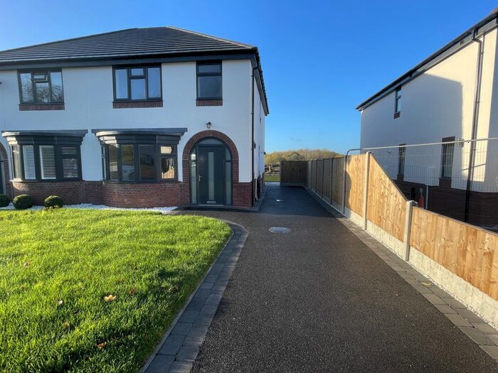 3 Bedroom Semi-Detached House To Rent In Williams Way, Temple Normanton, Chesterfield, S42