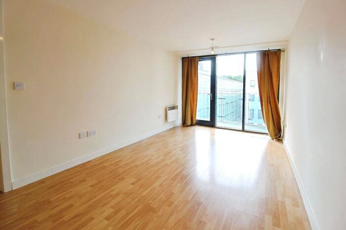 2 Bedroom Flat To Rent In Skinner Lane, Leeds, West Yorkshire, LS7