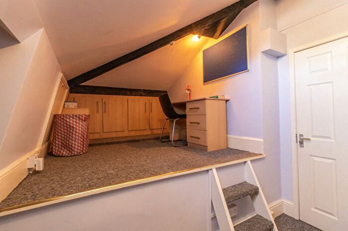 3 Bedroom Flat To Rent In Clarkehouse Road, Sheffield, S10