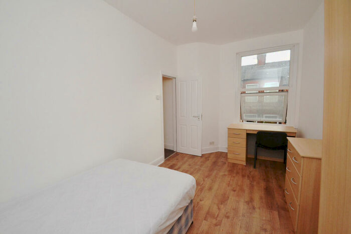 3 Bedroom Terraced House To Rent In Parkfield Street, Rusholme, Manchester, M14