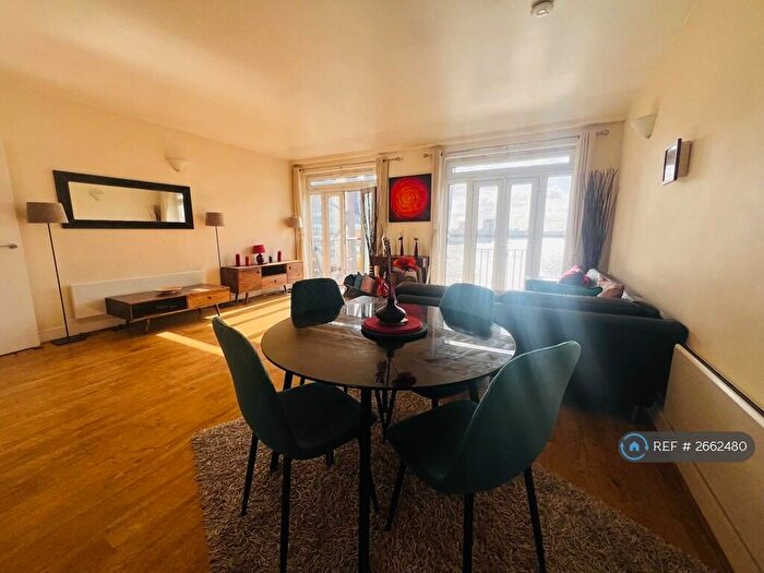2 Bedroom Flat To Rent In Dundee Wharf, London, E14