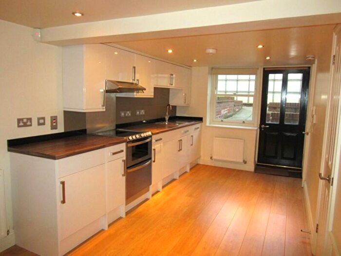 1 Bedroom Flat To Rent In Railway Road, King's Lynn, PE30