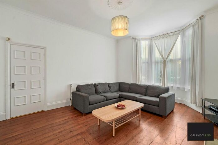 4 Bedroom Semi-Detached House To Rent In Winterwell Road, London, SW2